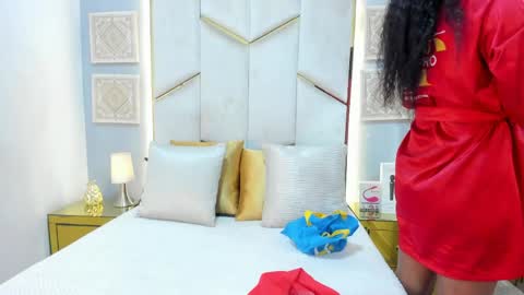 karinaacox online show from April 7, 12:51 pm