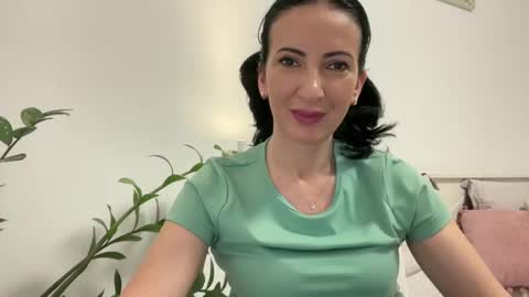 Karina online show from February 18, 1:43 am