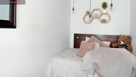 Snapshot of karinaebony_ chatting on February 8, 6:11 pm Karina online show from February 8, 6:11 pm