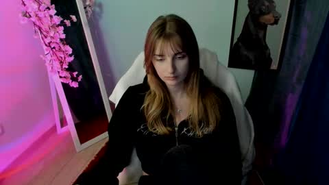 Karla online show from December 19, 1:50 pm