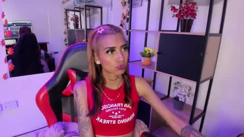 karlaslutskinny__ online show from December 16, 3:14 am