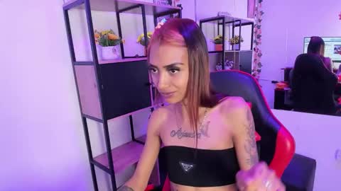 karlaslutskinny__ online show from November 11, 6:10 pm