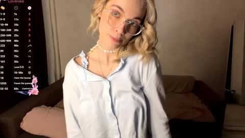 Olivia online show from May 22, 2:18 am