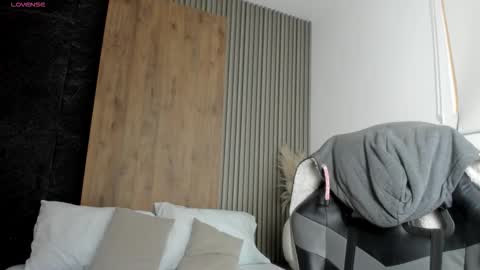 karlyy_ online show from December 15, 12:12 pm