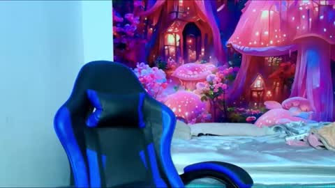    online show from September 20, 12:52 pm