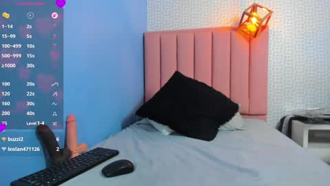 karolagrey online show from June 4, 2:45 pm