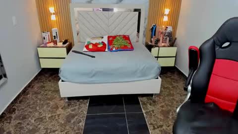 Karol and Luna online show from December 18, 8:26 pm