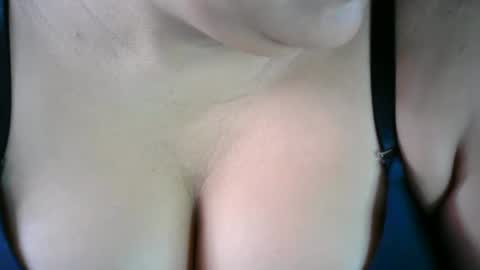 karolbb online show from February 23, 11:55 am