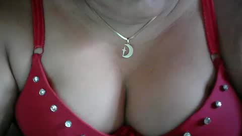 karolbb online show from March 1, 10:21 pm