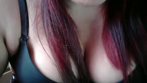 karolbb online show from February 22, 2:30 pm