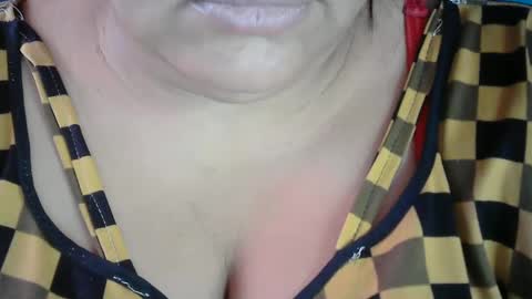 karolbb online show from March 12, 2:23 pm