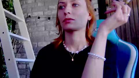 Snapshot of karoline121 chatting on March 3, 8:16 am karoline121 online show from March 3, 8:16 am