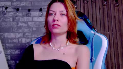 Snapshot of karoline121 chatting on February 27, 4:02 am karoline121 online show from February 27, 4:02 am