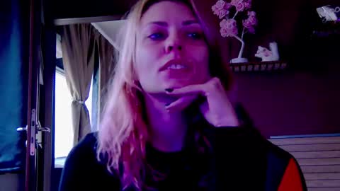 karoline121 online show from December 3, 10:16 am