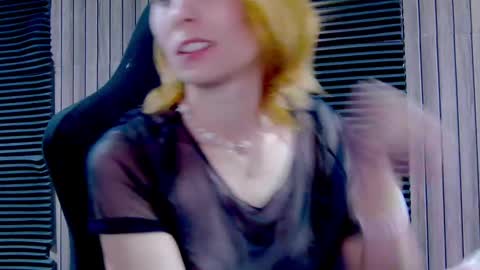 Snapshot of karoline121 chatting on March 11, 4:40 pm karoline121 online show from March 11, 4:40 pm