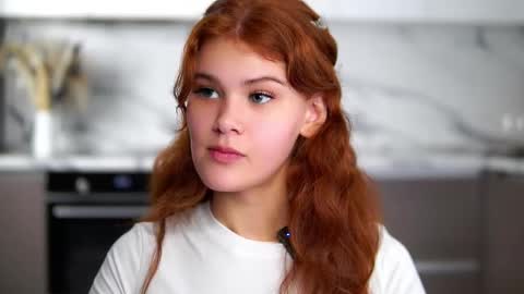 lina online show from December 3, 2:29 pm