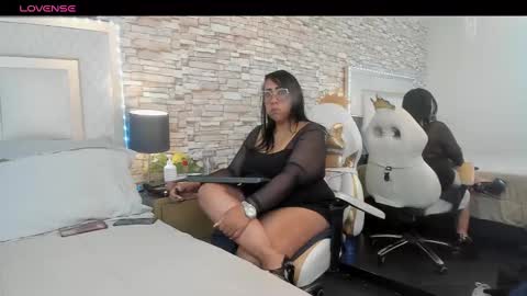 Snapshot of karolwestt chatting on September 19, 1:48 pm karolwestt online show from September 19, 1:48 pm