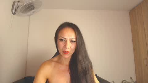 Snapshot of kasandra_mature_ chatting on February 15, 10:11 am Kasandra Mature online show from February 15, 10:11 am