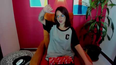 kassandra james online show from November 15, 1:35 pm