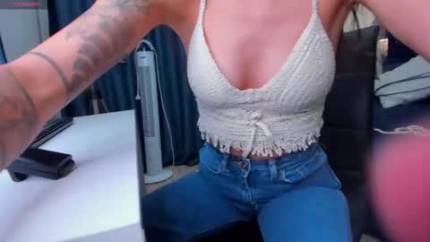 kat__cat online show from November 1, 8:35 am