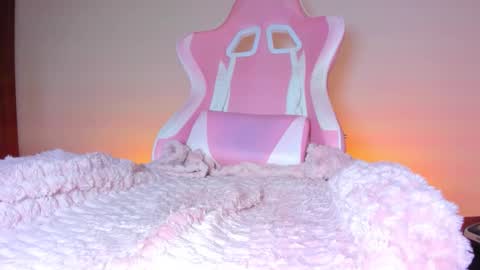 katalinaferreirax online show from March 19, 12:05 am