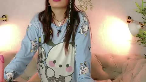 katalinalee_ online show from April 22, 8:38 pm