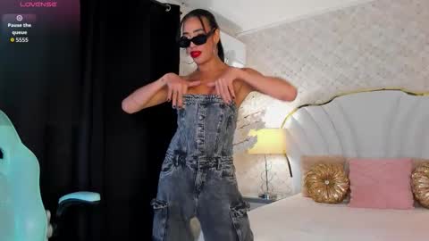 Kata Millants online show from October 31, 6:14 am