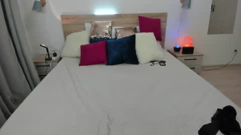 kate_redgar online show from March 1, 2:10 pm