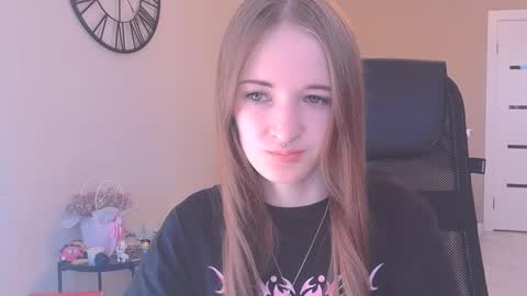 katekayer online show from September 13, 8:39 am