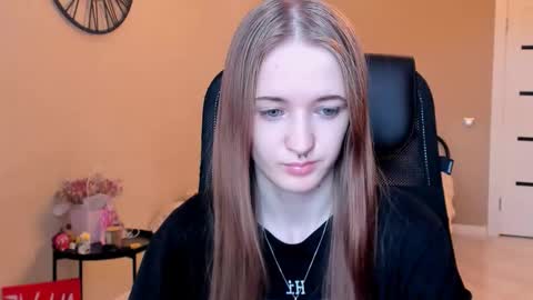 katekayer online show from November 8, 10:40 am