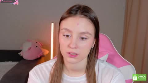 katenickson online show from April 19, 5:30 am