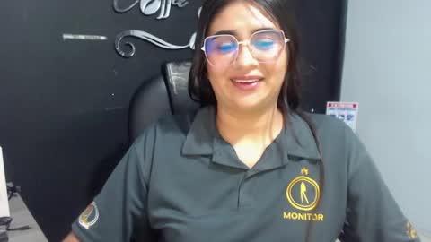 Call me Lau  online show from April 29, 10:47 pm