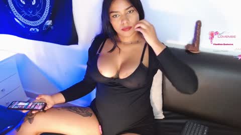 Kat online show from December 21, 2:25 pm