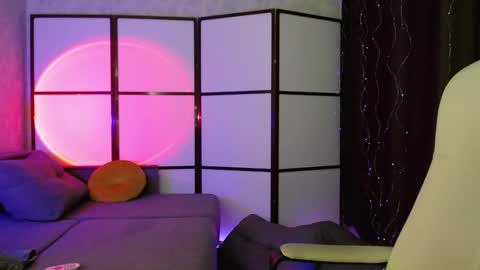 katherine_johnson online show from January 21, 1:21 pm