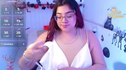 kathygonzalez_ online show from October 17, 8:35 pm