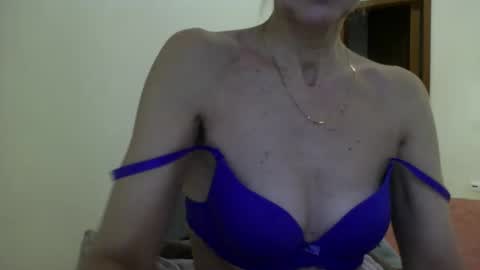Snapshot of katia888 chatting on January 23, 11:58 am katia888 online show from January 23, 11:58 am
