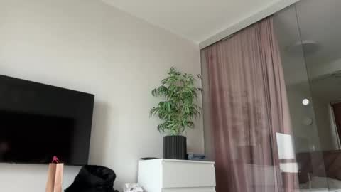 Katienext stream  online show from September 30, 10:15 am