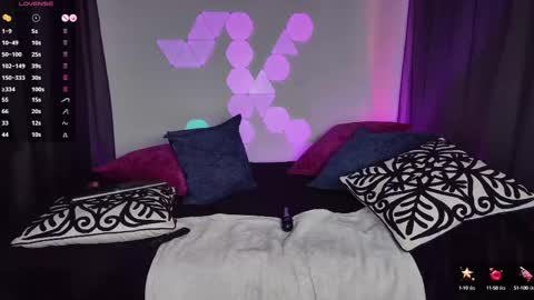 Katie Kross online show from March 3, 8:11 pm