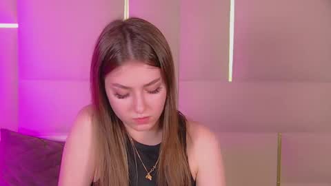 katiereeves online show from November 7, 6:10 pm