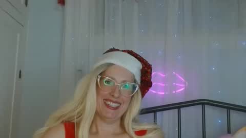Katine LoveJoy online show from December 22, 11:55 pm
