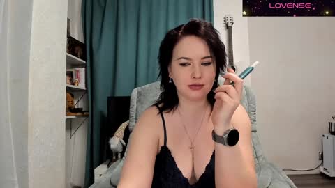 katniss_k online show from January 9, 2:18 pm