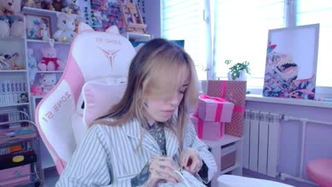 Katrin online show from October 13, 1:35 pm