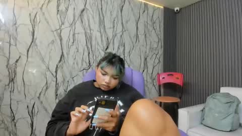 katteyes_ online show from April 24, 12:23 am