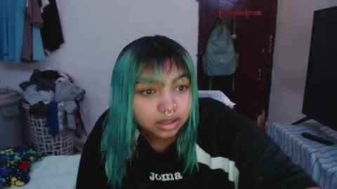 katteyes_ online show from May 1, 12:21 pm