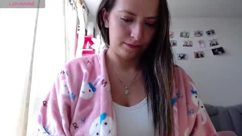 Snapshot of kattie_love chatting on January 16, 8:25 pm kattie online show from January 16, 8:25 pm