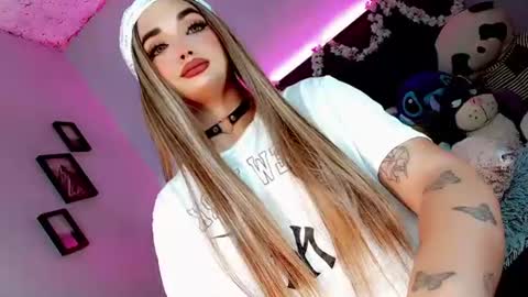 kattie_sweet_ online show from November 11, 8:22 pm