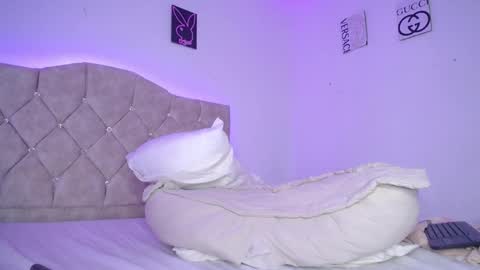 katty peach  online show from September 19, 1:21 am
