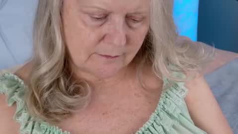 katy_nicole online show from June 14, 2:35 am