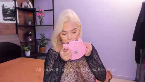 salo  online show from October 25, 7:58 pm