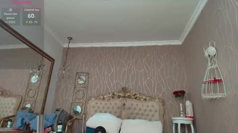 KATY online show from October 4, 8:17 pm